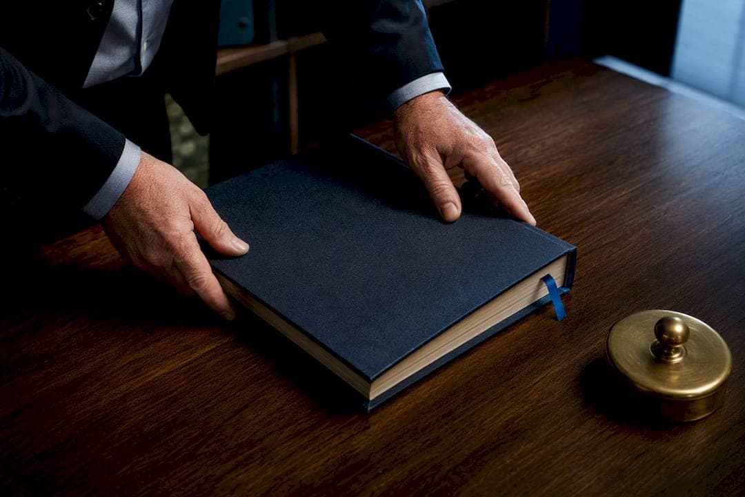 6 Items U.S. Boards Must Record in Minutes, Plus Retention & Workflow